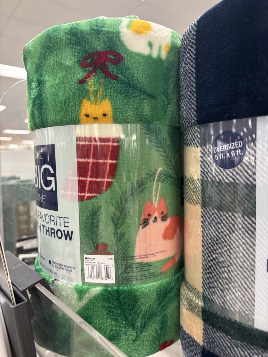 haiiyombok's tweet photo. everything that reminded me of lee know today while shopping https://t.co/Nn5T6fsGvA