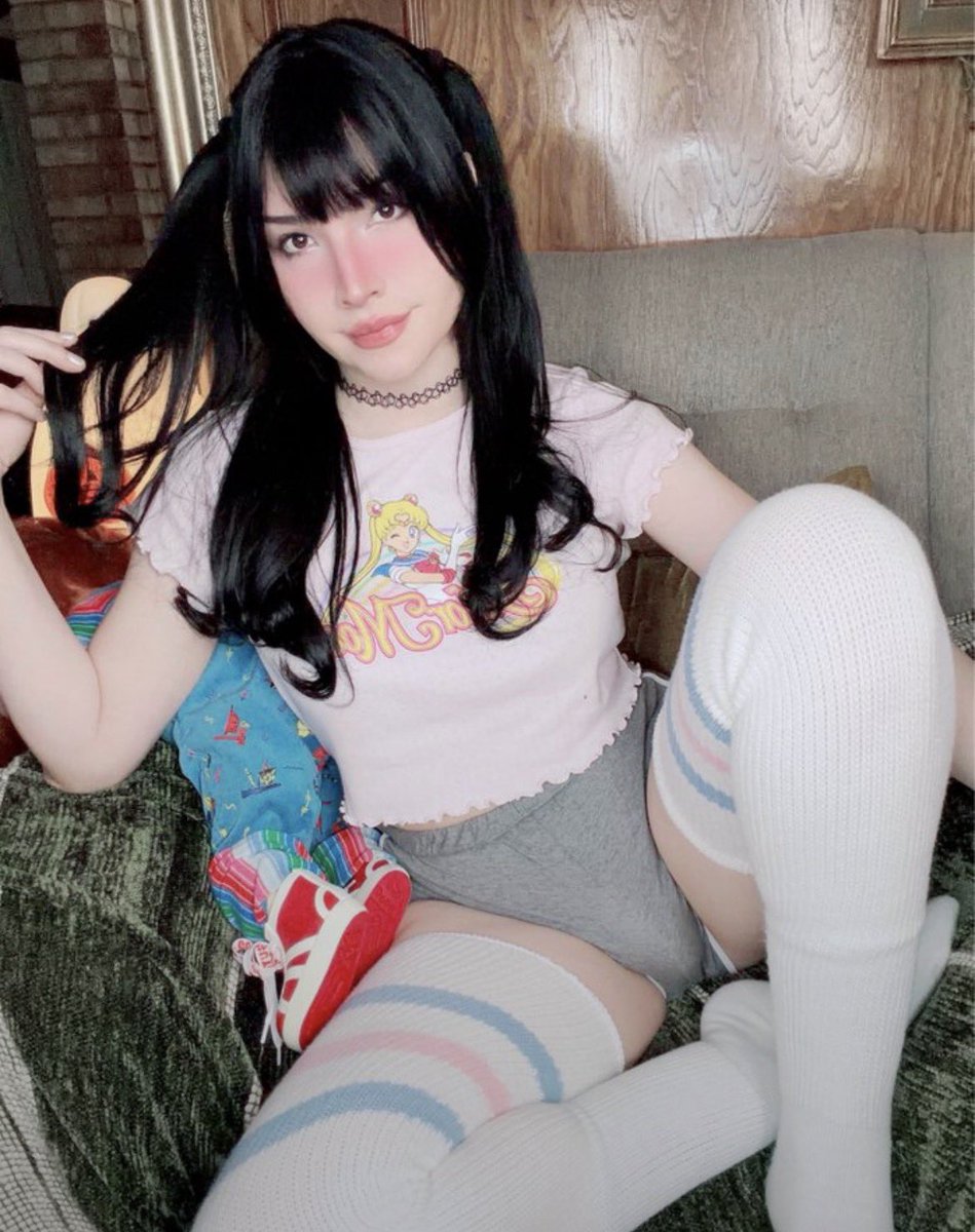 AriAngelsAA tweet picture