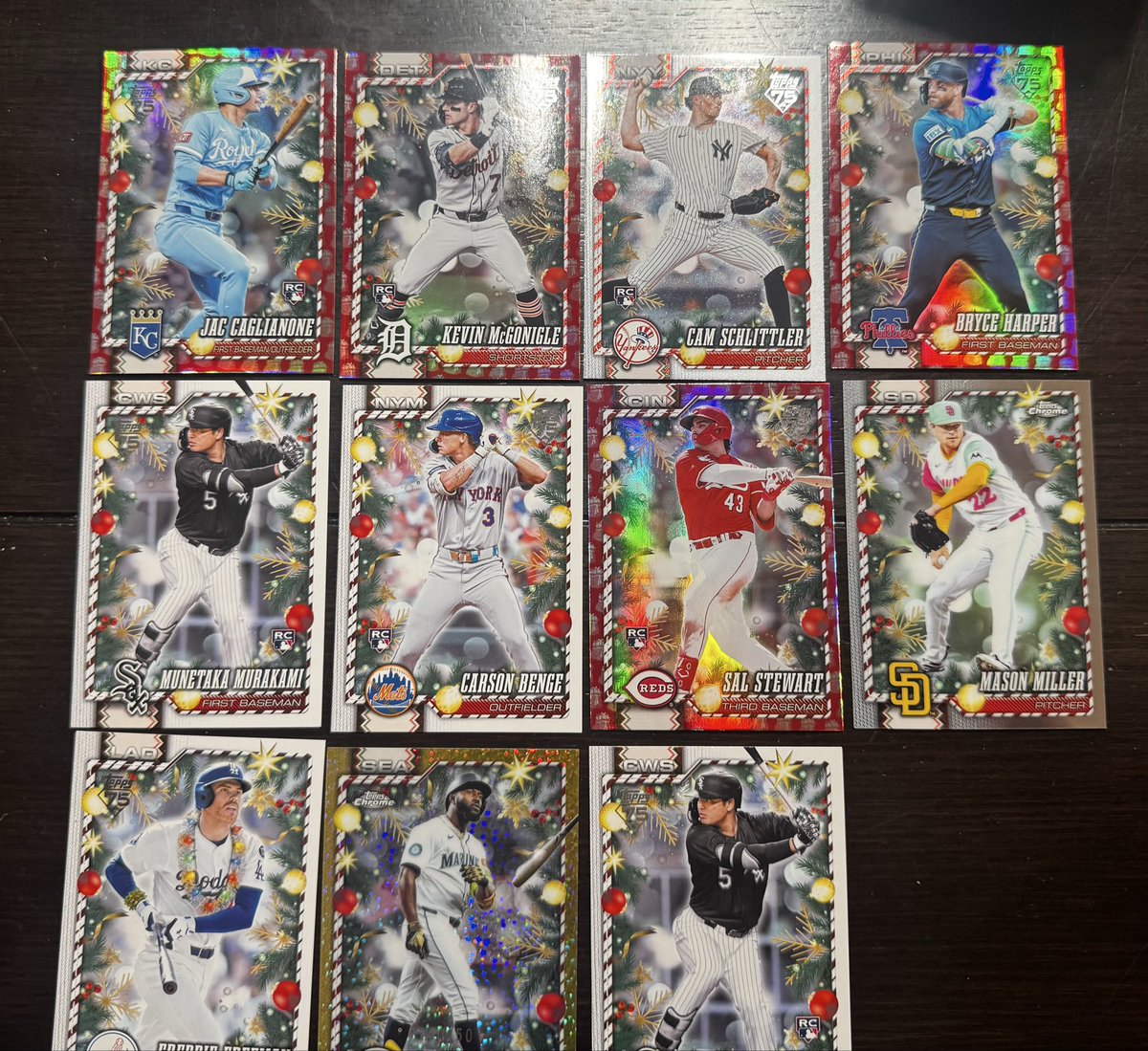 GirlDadCardHits's tweet photo. Second box: the Randy Arozarena is a Chrome /50 and two variations: Freeman and Skubal https://t.co/Ge6YkTrIw7