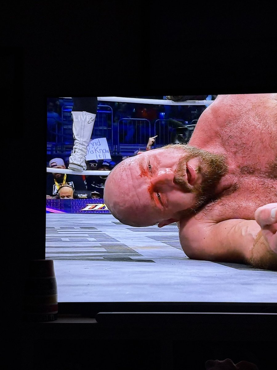 kingofthenhl2's tweet photo. @gregcote @TheGregCoteShow #AndYaKnowIt #AEW https://t.co/yVnPRE4d5E