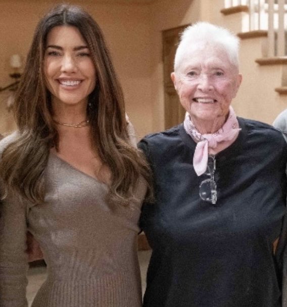 ohheyitsdomxo's tweet photo. Stephanie and Steffy! Awww I love seeing Susan and Jacqui together. I wish she would come to her granddaughter in a dream or as a ghost and talk some sense into her right now 😭 https://t.co/DOljfArPyy