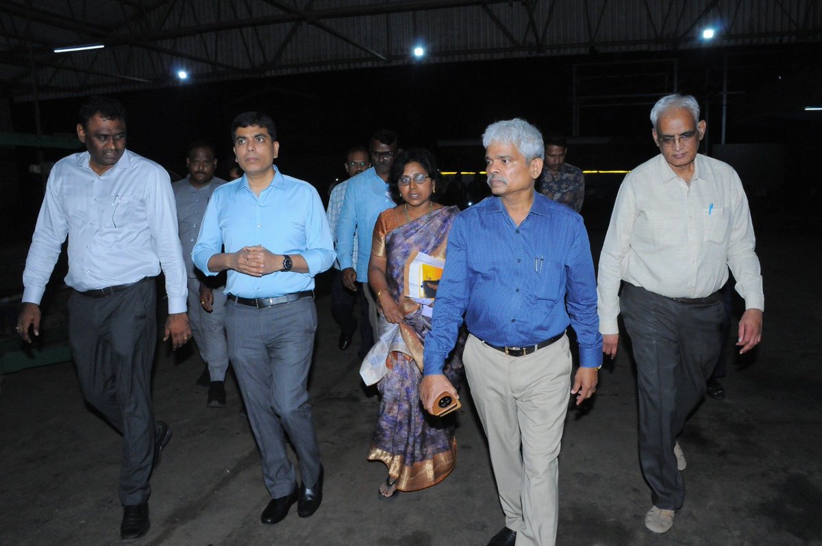 apsrtc's tweet photo. APSRTC VC &amp; MD, Sri Kona Sashidhar garu and JMD Sri Siva Prasad garu along with ED(A)  and  ED(E) inspected Mangalagiri depot garage and e-bus depot. Reviewed on going civil and electrical works inconnection with e-bus depot. https://t.co/UAmtVPuxcu