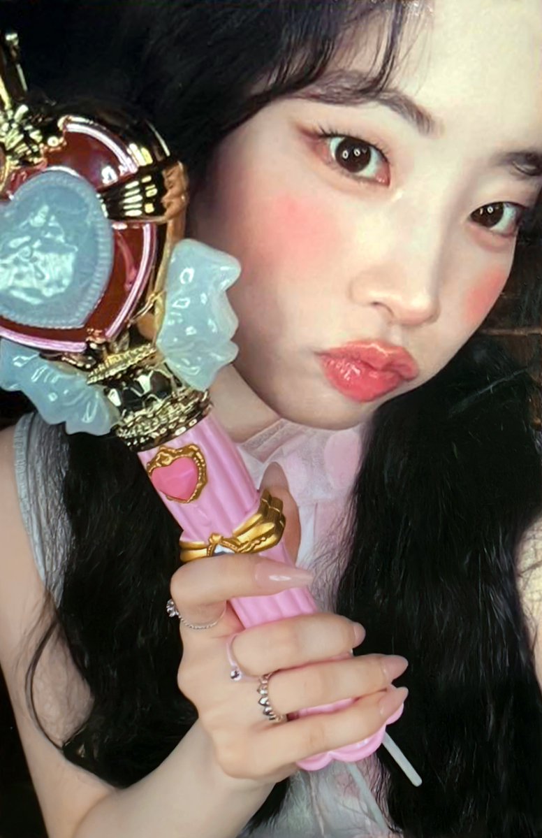 sweet9_venus's tweet photo. TWICE 11TH ANNIVERSARY POP-UP STORE <TWICE THE THRILL> Mission Benefit "Photocard" Front &amp; Back - Dahyun
image cr: mercari
back: hallyusuperstore
edition by me

#TWICE #트와이스 #ONCE #원스
#DAHYUN #다현
#TWICE_THE_THRILL https://t.co/HkwIrNH5Hr