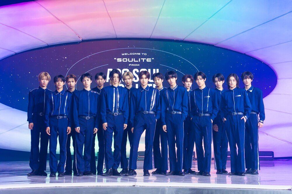 Soulmatezip's tweet photo. 🚨 A2O SOUL เตรียมเดบิวต์อย่างเป็นทางการ 9 พ.ย.นี้! 💿 กับอัลบั้มแรก ‘SUPERSTAR’ รวม 5 เพลง พร้อมไตเติลคู่ ‘SUPERSTAR’ และ ‘Dancing in the Dark’ ถ่ายทอดดนตรีแนวใหม่ NEW SYNTHWAVE หลังเพลงพรีรีลีสคว้าอันดับ 2 บนชาร์ตเพลงใหม่ QQ Music 🔥

cr. topstarnews

#A2OSOUL https://t.co/Vg73FajZ8T