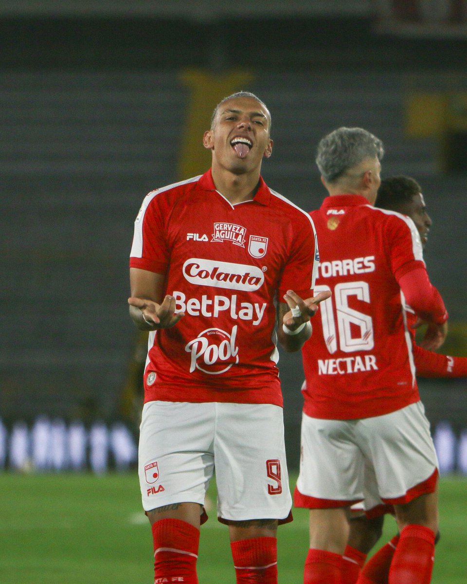 SantaFe's tweet photo. ¡El protagonista del golazo que abrió la noche 😍🔥!

Franco 🦁😮‍💨💥 https://t.co/kWQccz1Qtx