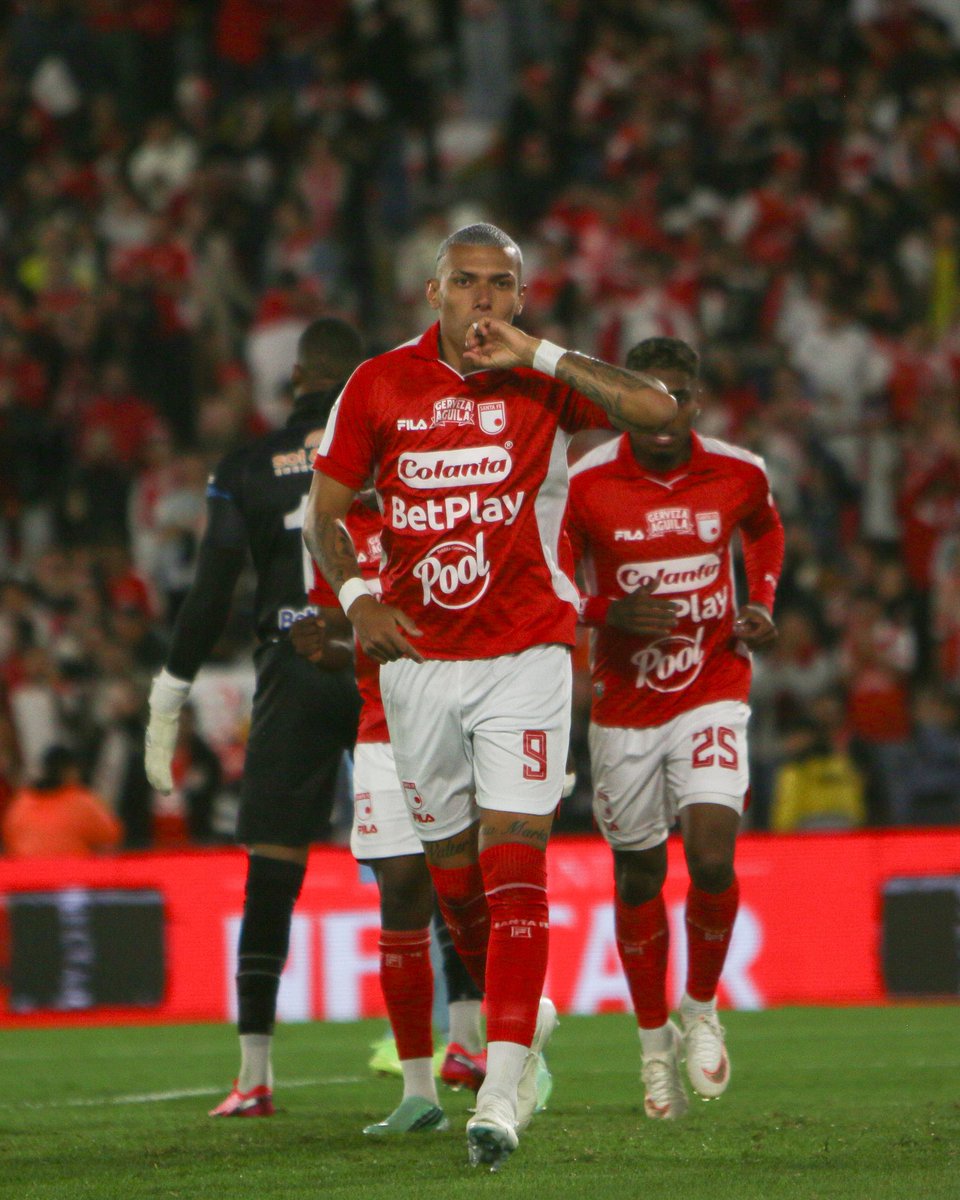 SantaFe's tweet photo. ¡El protagonista del golazo que abrió la noche 😍🔥!

Franco 🦁😮‍💨💥 https://t.co/kWQccz1Qtx
