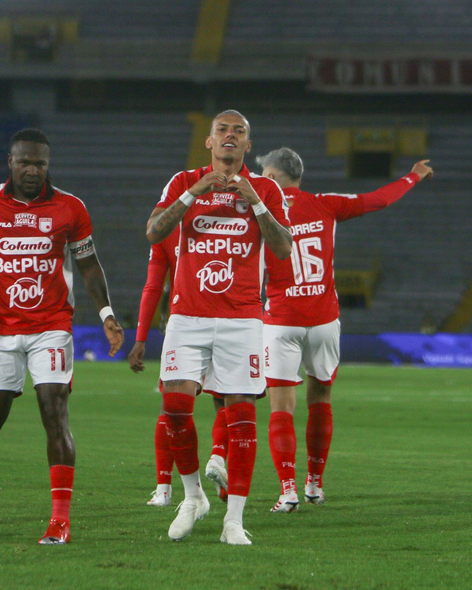 SantaFe's tweet photo. ¡El protagonista del golazo que abrió la noche 😍🔥!

Franco 🦁😮‍💨💥 https://t.co/kWQccz1Qtx