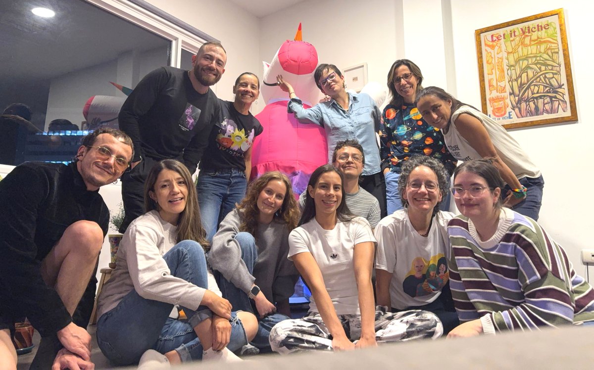 Sentiido's tweet photo. ¡Felices 15 Sentiido! En estos tiempos difíciles, agradeceremos mucho tu existencia. https://t.co/YN0346TiQ7