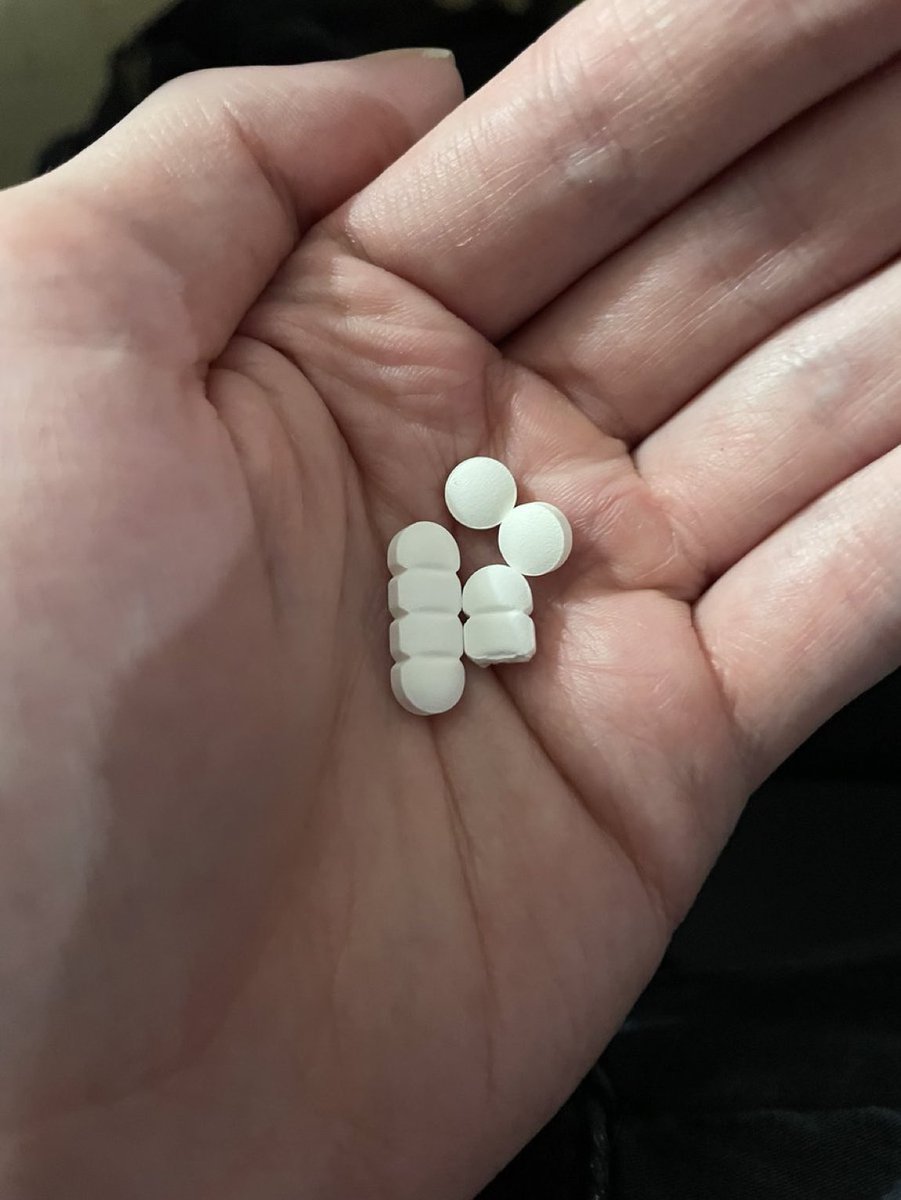 korolyuri's tweet photo. Taking 2x10mg oxy + 150mg of prometh and keeping one oxy to snort later, gonna enjoy this last oxy high ☺️🤤#drugstwt #drugtwt #oxy https://t.co/iQbQuqwAwP