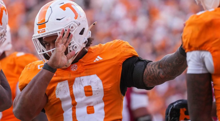 Billy_Stats's tweet photo. At DeSean Bishop's current 119.6 rushing yards and 1.43 rushing TD per game pace, he needs only 710 yards and 9 rushing TDs from here to become Tennessee's all-time leader in both.

What an incredible story and player. https://t.co/XBDUSQGmDj