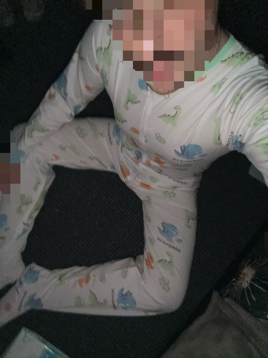 ukdiaperboy1's tweet photo. This Dom and Master is looking for a new roster of diaper subs , cash fags, pathetic subs of any kind.

I exist I humiliate expose and control you and you exist to do exactly what I say when I say. 

What are you waiting for, dm me ;)

#subs #master #dom #kink #exposed #control https://t.co/ggskSxGebX