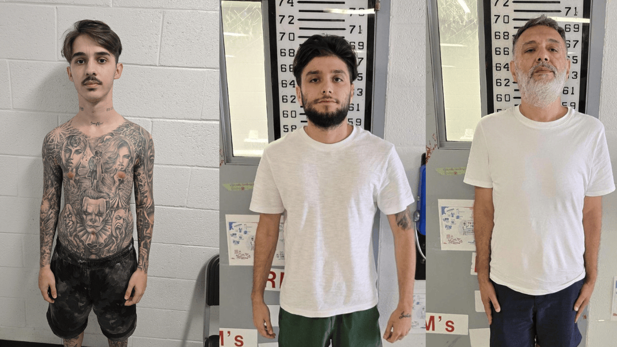 BorderReportcom's tweet photo. U.S. Border Patrol agents arrested three Romanian nationals who were allegedly in the United States illegally during a vehicle stop on Interstate 5 near Oceanside, California. LINK IN BIO. https://t.co/g07jmPp2UE