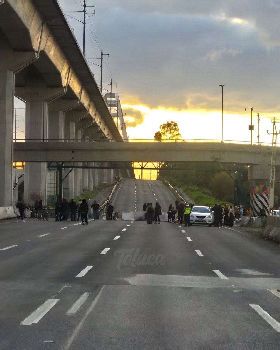 edomexoficial's tweet photo. Postal de madres buscadoras en la Mexico-#Toluca 🥺💜🇲🇽 Fuerza guerreras 🙏🏽 

#Edomex https://t.co/iJqXJZFBlG