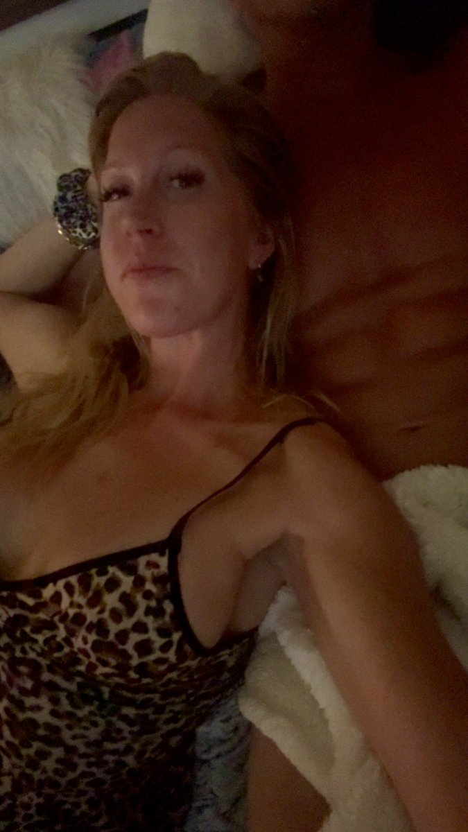DioraDivine's tweet photo. My favorite activity is laying next to him, while draining your wallet 🪪 after draining his 🏀🏀’ s 😇 https://t.co/FTE4oUnaY1