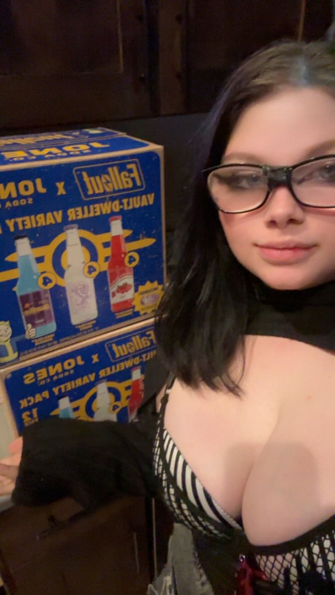 reyaerror's tweet photo. #fallout #nukacola #jonessoda https://t.co/O61IdiGR5X