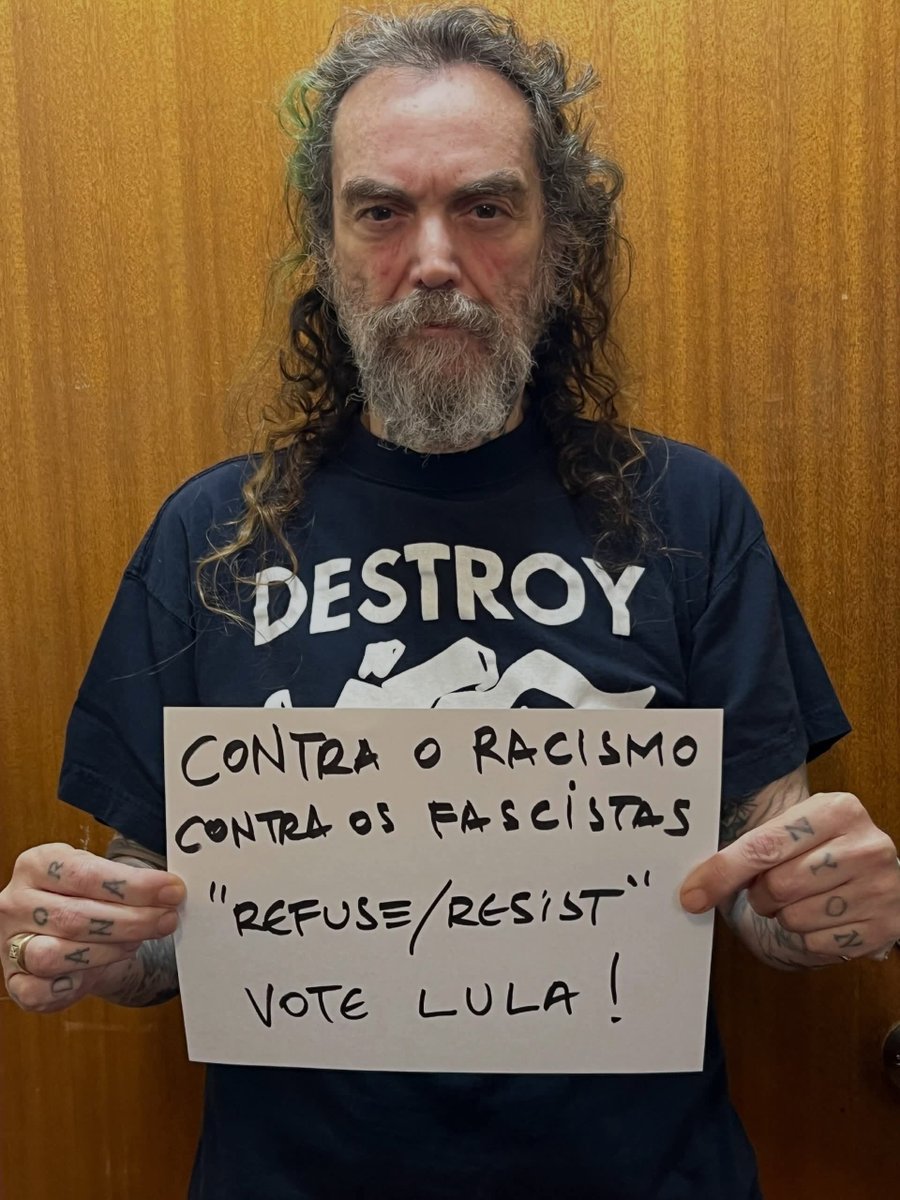 Morf0's tweet photo. Sé Max Cavalera en un mundo de james hatefield https://t.co/V7ZFijkWP1