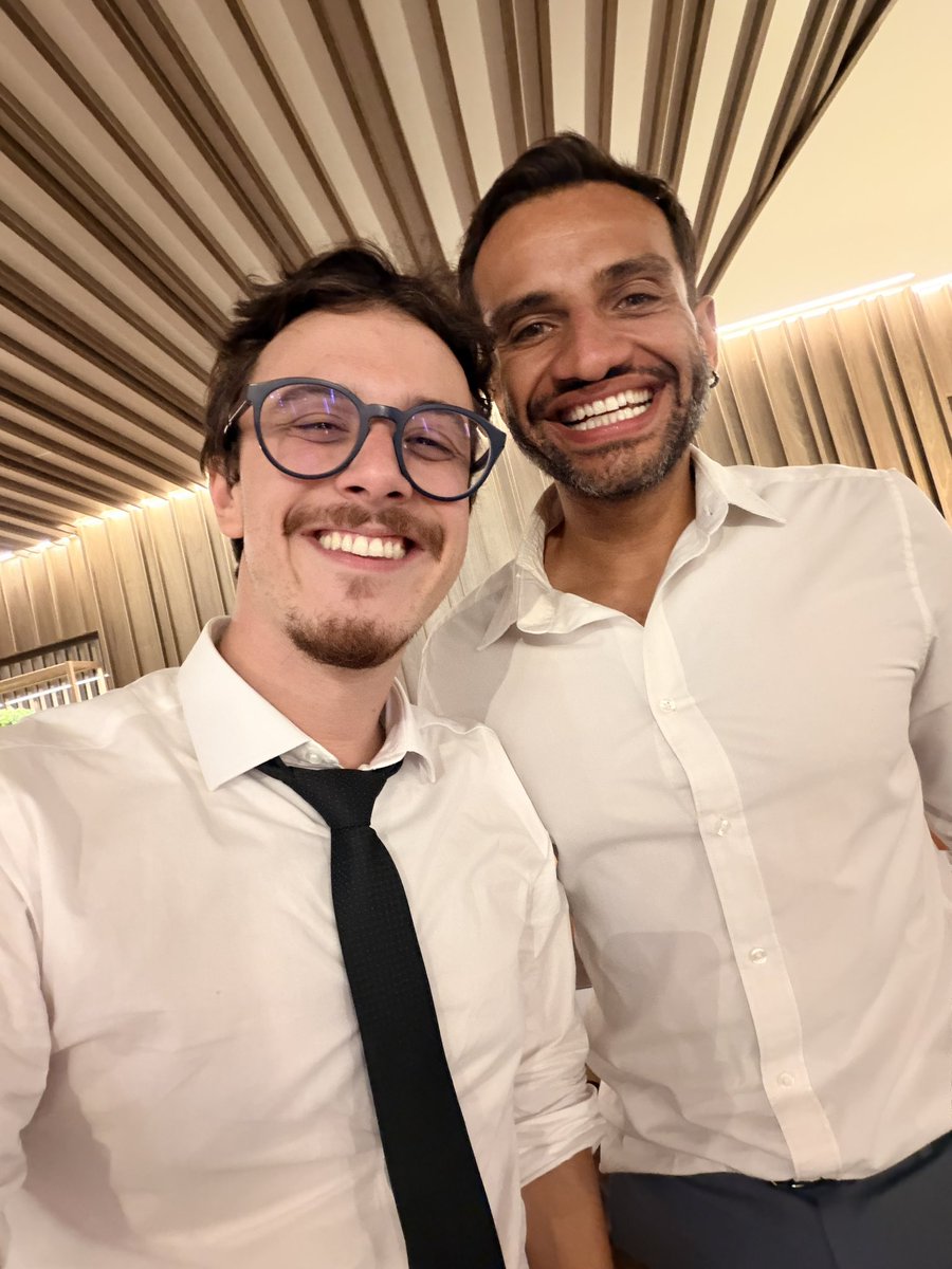 cortezpsol's tweet photo. Imagina só o Flávio Bolsonaro derrotado por LGBTs? https://t.co/Mgj4Y5V7S6