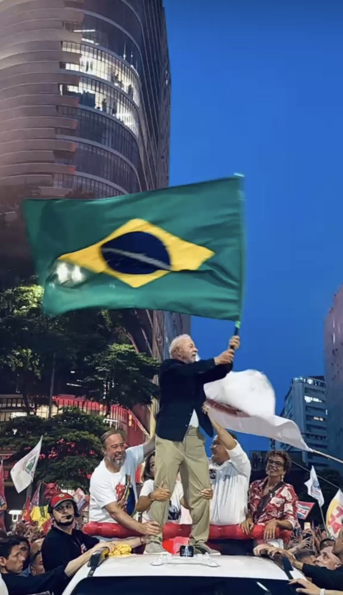 AnaReisssssss's tweet photo. #LulaEJanonesAoVivo19h https://t.co/2wPTictHMe
