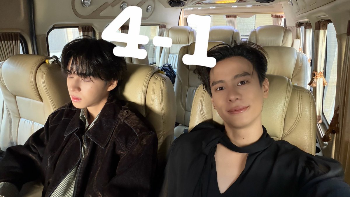 artitbank's tweet photo. พร้อมทำงานแล้ว อีกคนไม่พร้อม ปรับสภาพจิตใจนิดหน่อย ก็พร้อมลุยงานแล้ว @copterntp_ https://t.co/bRDH5RMPDs
