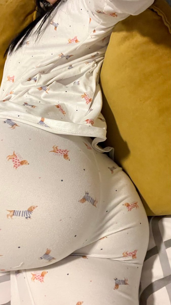 freyacoolsy's tweet photo. all tucked in and feeling cute… now tell me something that'll make me smile before i fall asleep https://t.co/85pJJH1OWx
