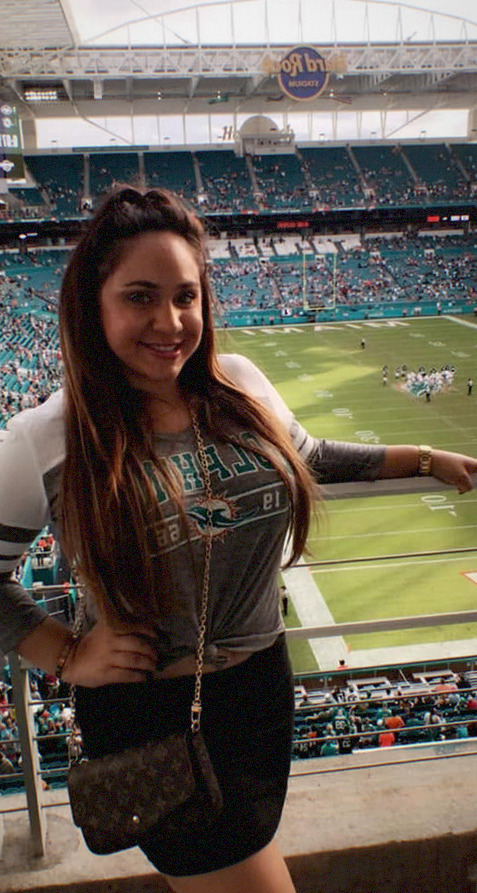 DenverHills's tweet photo. Clear skies, good energy, and supporting my favorite team live from the stadium. #gamedayfit #miami #stadiumlife #footballfan #goodvibes https://t.co/pBMAg1nDB8