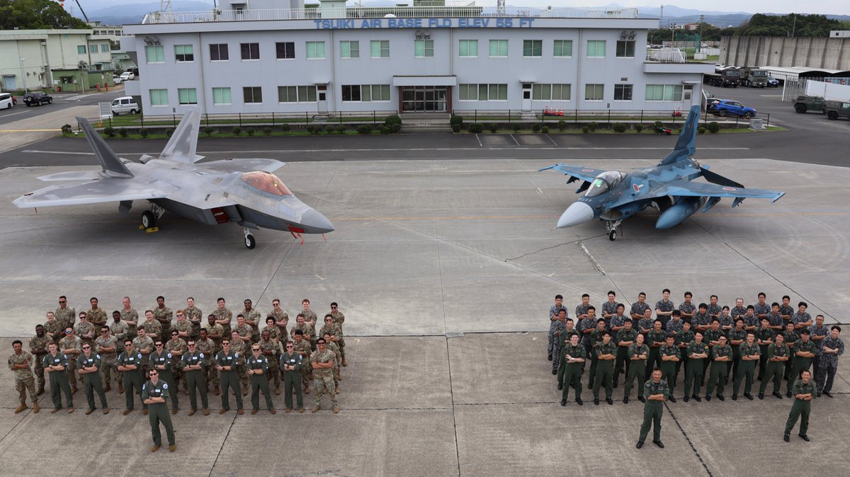 JASDF_adc_pao's tweet photo. During Exercise #KeenSword , 🇺🇸and 🇯🇵 personnel, including #F22 and #F2 pilots, strengthened their partnership.
They shared knowledge on aircraft operations and promoted mutual understanding.

#ADC #FreeAndOpenIndoPacific https://t.co/9blKMiPV5l