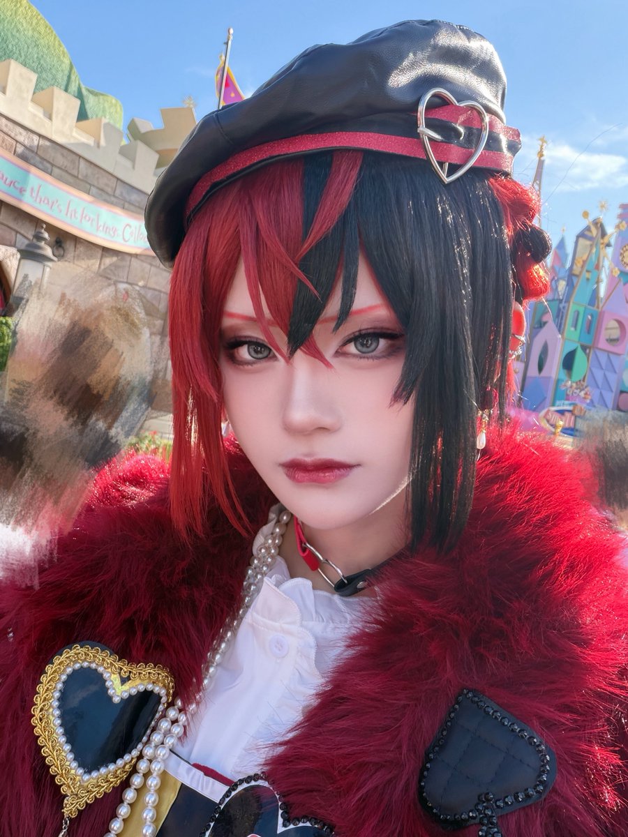 miharu_nemnem's tweet photo. 今日も🏰！♥️と♠️連れて歩いてる✨
衣装作った〜✌️🎶

 #Dハロ仮装2026 https://t.co/sjbxzCPqP6