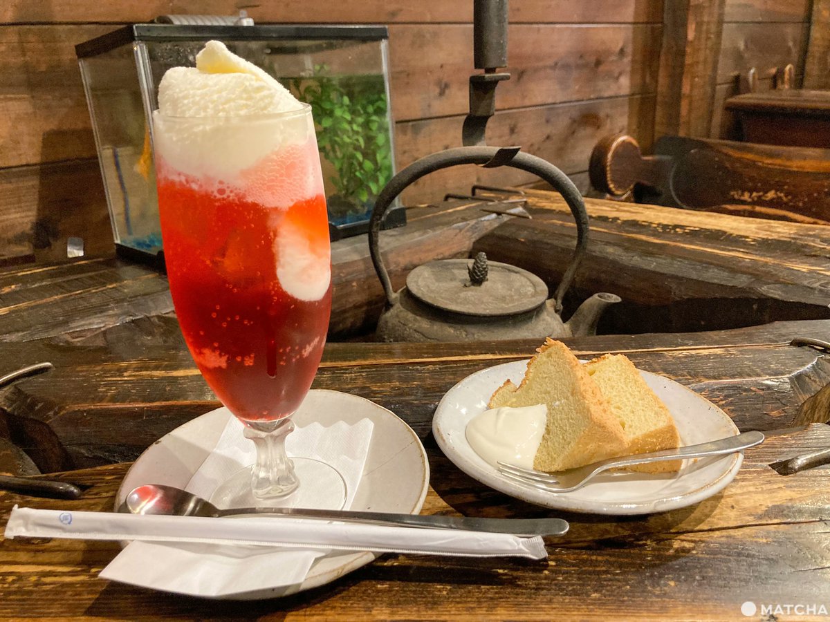 MATCHA_global's tweet photo. Chiming antique clocks, hand-drip coffee, and a cozy storybook interior! ☕️🕰️

Tucked away just one stop from Kichijoji, Monozuki offers a dreamy, half-century-old escape from the hustle and bustle of Tokyo👉 https://t.co/XH8VLBXnkb https://t.co/w9wmRwA7Qn