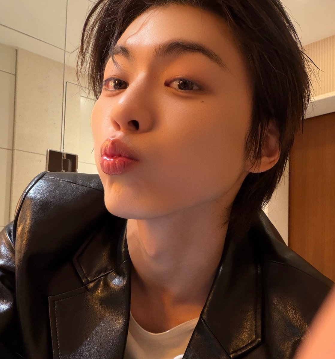 baekdeerr's tweet photo. แว้บแรกจริง ๆ น้องฮง เด็กตึกกริดนี่คัดแฝดปะ🫠 มีแต่คนหล่อๆไทป์ชั้นจริง ๆ แล้วไฝข้างเดียวกับพี่ลีโออีก อ้ยยย พวกคนหล่อ https://t.co/6Xx9GPTwCg