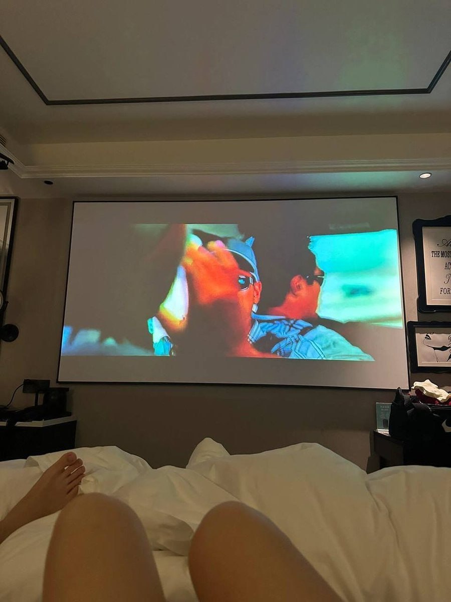 JesseArrington8's tweet photo. 最近工作压力很大，大家好像都觉得一个律师就永远都是沉着冷静的，但其实脱下制服，也是个普通的女人…  

压力就该用性爱来释放吧，想试试约一次啦，有同城的吗～ https://t.co/Cg9MDYohNe