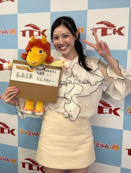 yosh1110__hands's tweet photo. 長崎百華さん（173cm）のスタイルがエグ過ぎるのと手が大きくて綺麗なのが最高です。
https://t.co/eDqntypZXM https://t.co/Hboq3KyiBu
