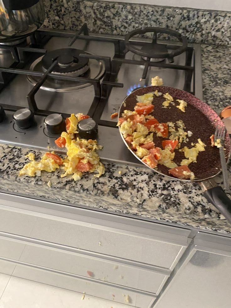 untaikatta's tweet photo. | 𝗐𝗁𝖺𝗍𝗌𝖺𝗉𝗉 : T ❤️

» : Ayang 🥺
» : Aku mencoba untuk masak hari ini
» : But look..
» : 𝗉𝗁𝗈𝗍𝗈.
» : Ini gimana bersihinnya ya?
» : 🥹

Sent @ofAnyverse https://t.co/UhoETZ5Akc