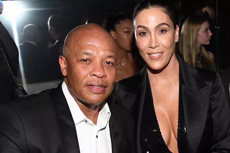 TlrWorldWidellc's tweet photo. Dr Dre and his “wife”
What do you notice about his “wife”? “It’s a DUDE 😳😂 #DrDre #Wife #SheHe #Dude #Gay https://t.co/YuQ1mnkJ2H