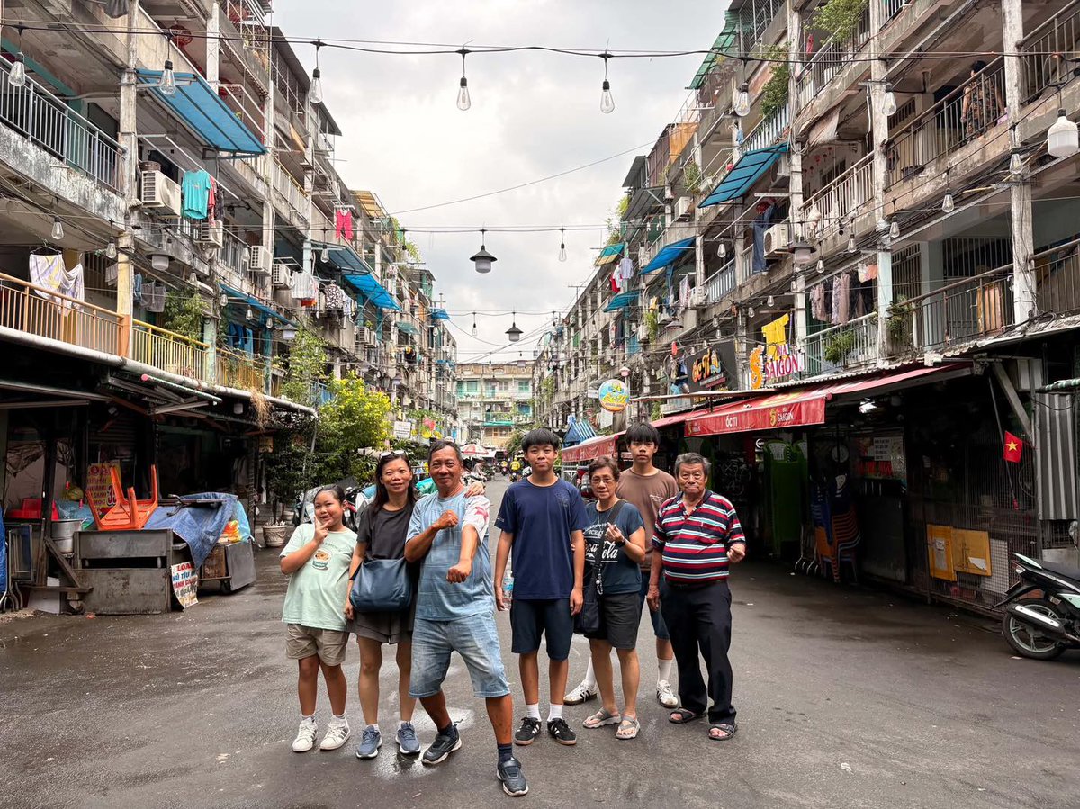 AdaletEkrem's tweet photo. Không gì tuyệt hơn để cảm nhận Sài Gòn bằng một chuyến đi trên hai bánh xe. Đón gió phố thị, khám phá sắc màu, âm thanh và những câu chuyện ẩn sau từng góc đường. Saigon On Motorbike có hơn 12 năm kinh nghiệm. https://t.co/VJ2XeOKckJ