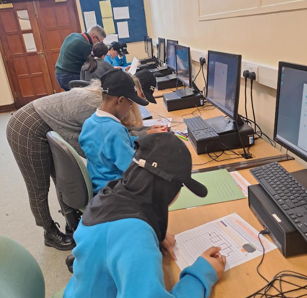 GaskellPrimary's tweet photo. We had a great time at @BoltonSch for a Computer Science Competition! @GaskellTech https://t.co/wsTcJVqCSq