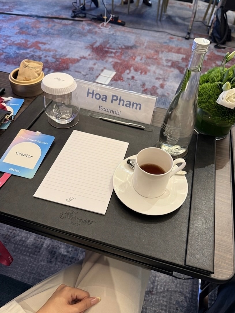 AfonsoCaroSousa's tweet photo. Roundtable with Meta, followed by a cozy Italian Michelin lunch. Honored to be one of three MCNs welcomed by Meta’s CM and Product Marketing Lead. https://t.co/q2Sjdn2617