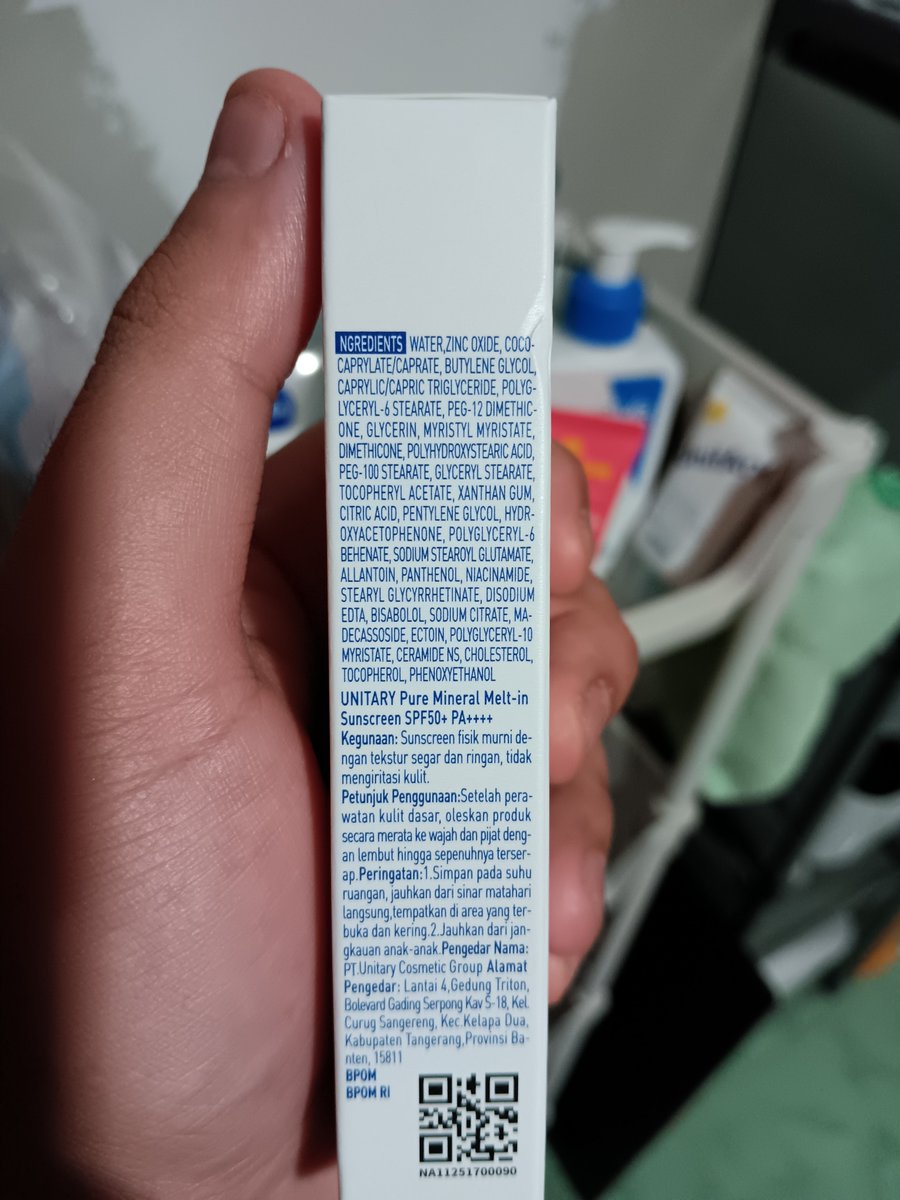 piisyopii's tweet photo. @brzchaa aku udah lama pakai produk sunscreen dari brand ini kak. ada banyak ingredients yang bagus buat jaga skin barrier dan nenangin kulit sensitif. hasil akhirnya soft matte juga, jadi cocok banget buat oily skin, gak bikin keliatan mengkilap
https://t.co/0pbWvfzfgb https://t.co/vHe3mH5bqc