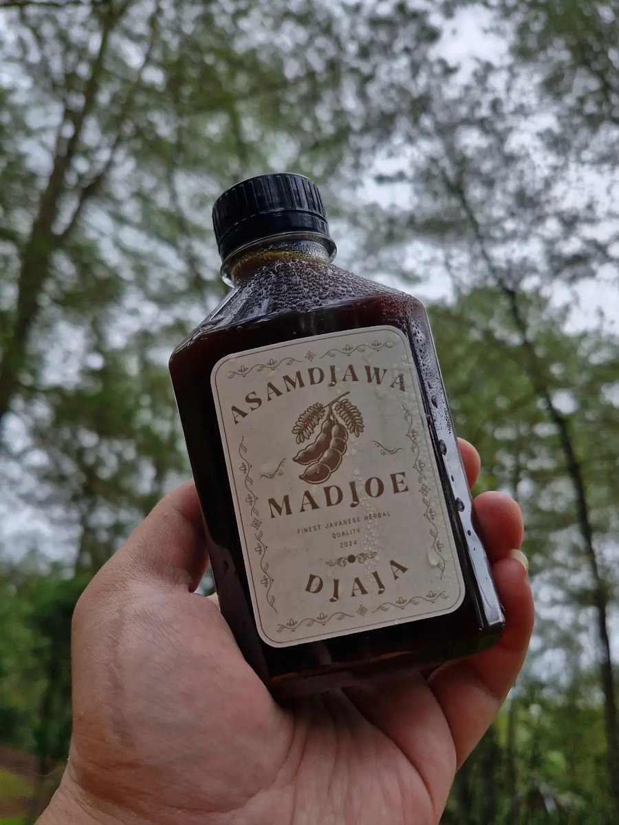 90Diecel's tweet photo. Asam Djawa, a refreshing tamarind drink for hot days, inspired by Mbak Cenil, my favorite iced drink seller from elementary school. https://t.co/QfJW6avDLU