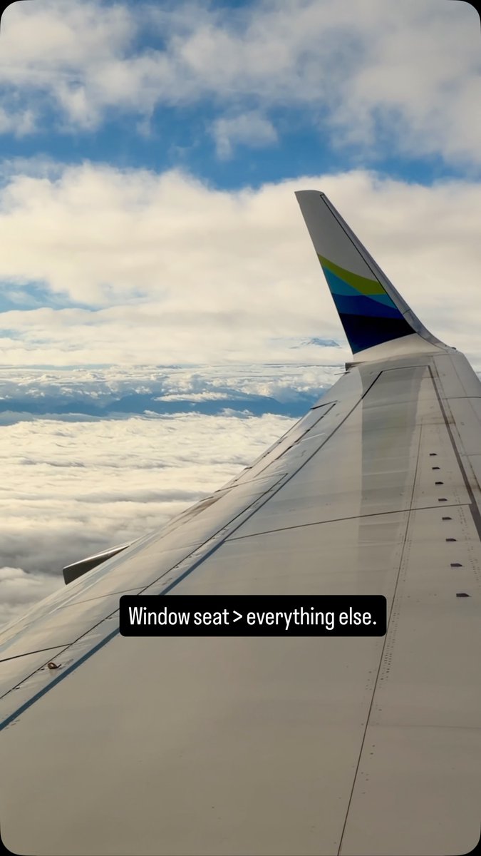 ddisynS641505's tweet photo. I could stare out an airplane window for an entire flight and never get bored—especially when the destination is Alaska. https://t.co/8A1Q8rz3jJ