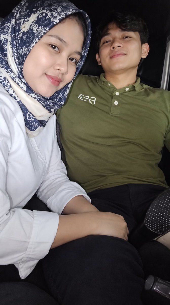 ciaynur78's tweet photo. lagi asik2 dimobil
https://t.co/GjpKAefNOc https://t.co/l4Nye9U7zB