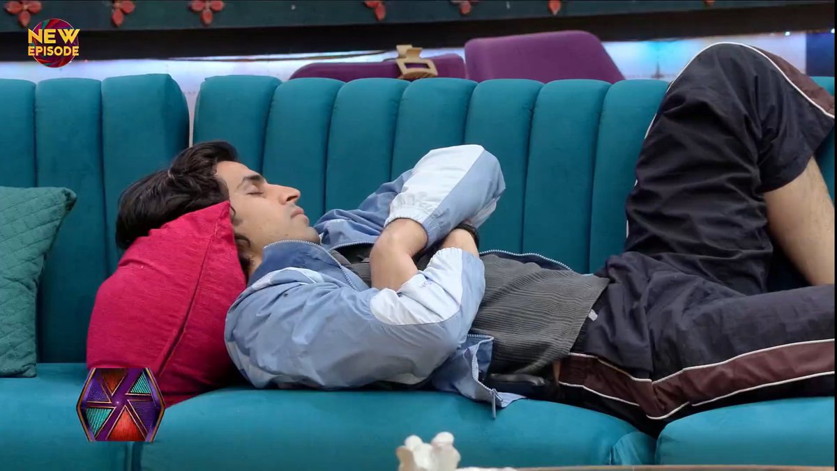 itsme_Noor7's tweet photo. Contributions of gull uff makers fvt in the show .

#BiggBoss20 #Gullu https://t.co/MTYsB38nBh