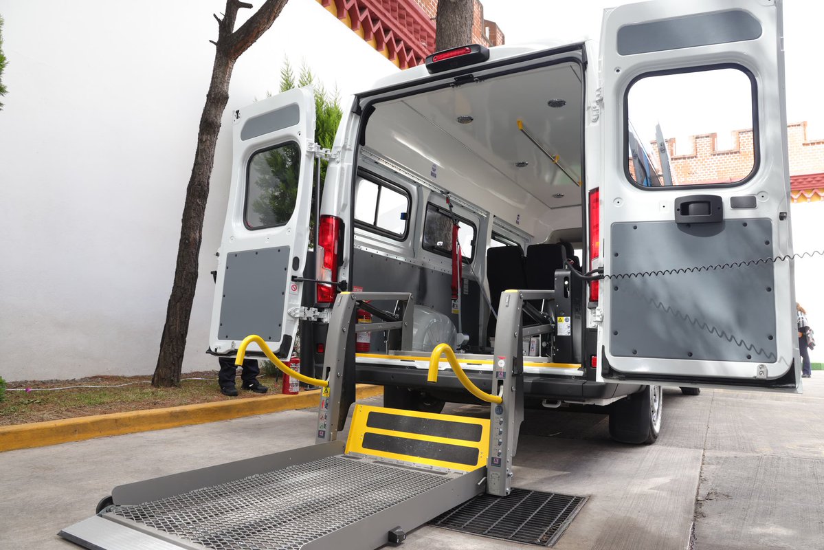 armentapuebla_'s tweet photo. Mi esposa Ceci, encabezó la entrega de 4 unidades del SITRADIF para facilitar el traslado de personas con discapacidad. 🩷🧑🏻‍🦽👩🏻‍🦽

Agradecemos el respaldo del @DIF_NMX y de su titular, la maestra @MRocioGP. 🤝🏻 https://t.co/RPYoUEqnct