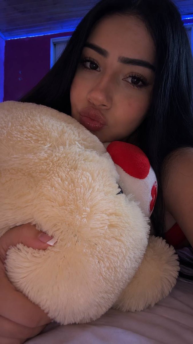 ucieha's tweet photo. I'm horny af rn, anyone wanna finger me and make me cum then keep going 🥵🤤 https://t.co/Tsmv1xvpjq