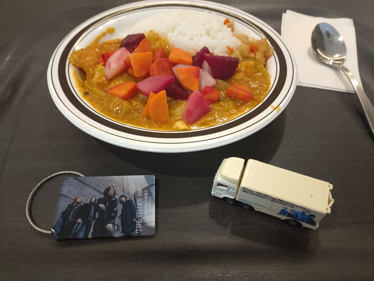 AcchidesuH's tweet photo. お昼ご飯を求めて迷い込んだ九段下🤤普段目にしているのと全然違うオシャレなカレーが出てきてびっくりした🤮
美味しい🤤✨ https://t.co/gItUdoEveR