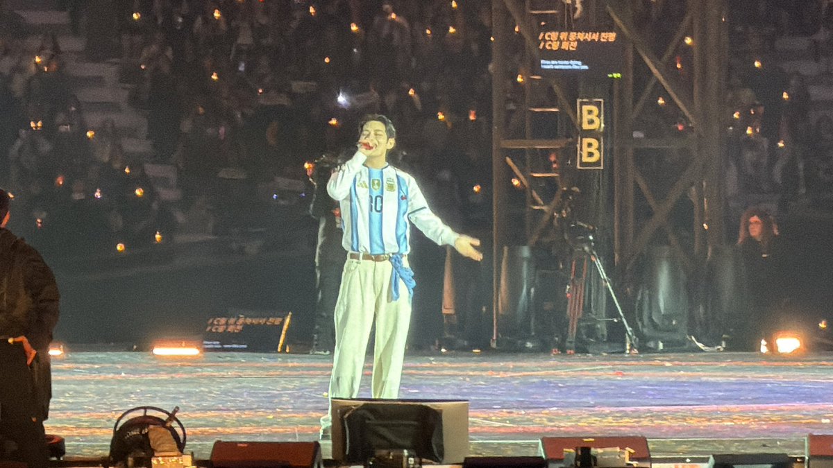 hi_ssbrylee's tweet photo. ESOS COLORES LE QUEDABAN PINTADOS, TAEHYUNG TE AMO

#btsargentina https://t.co/jhZSoRUbMb