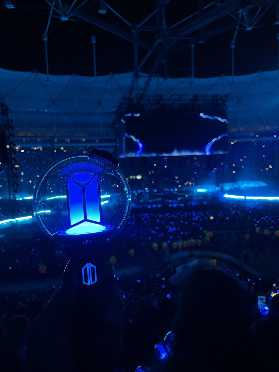TheWingsOfB's tweet photo. #BTS_WORLDTOUR_ARIRANG_BUENOSAIRES 

Luego de 9 años en la fanbase trabajando juntas @OnlyBTStream cumplimos nuestro sueño🤝💜 https://t.co/5IGK0ejVMX