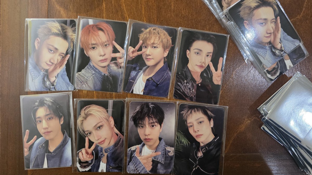 tasyHQ's tweet photo. Another set of photocards from Stray Kids' ODD &amp; FRESH pop-up store! 👀

#StrayKids #ODDandFRESH #StrayKids_POPUP https://t.co/FDX2E9dfjP