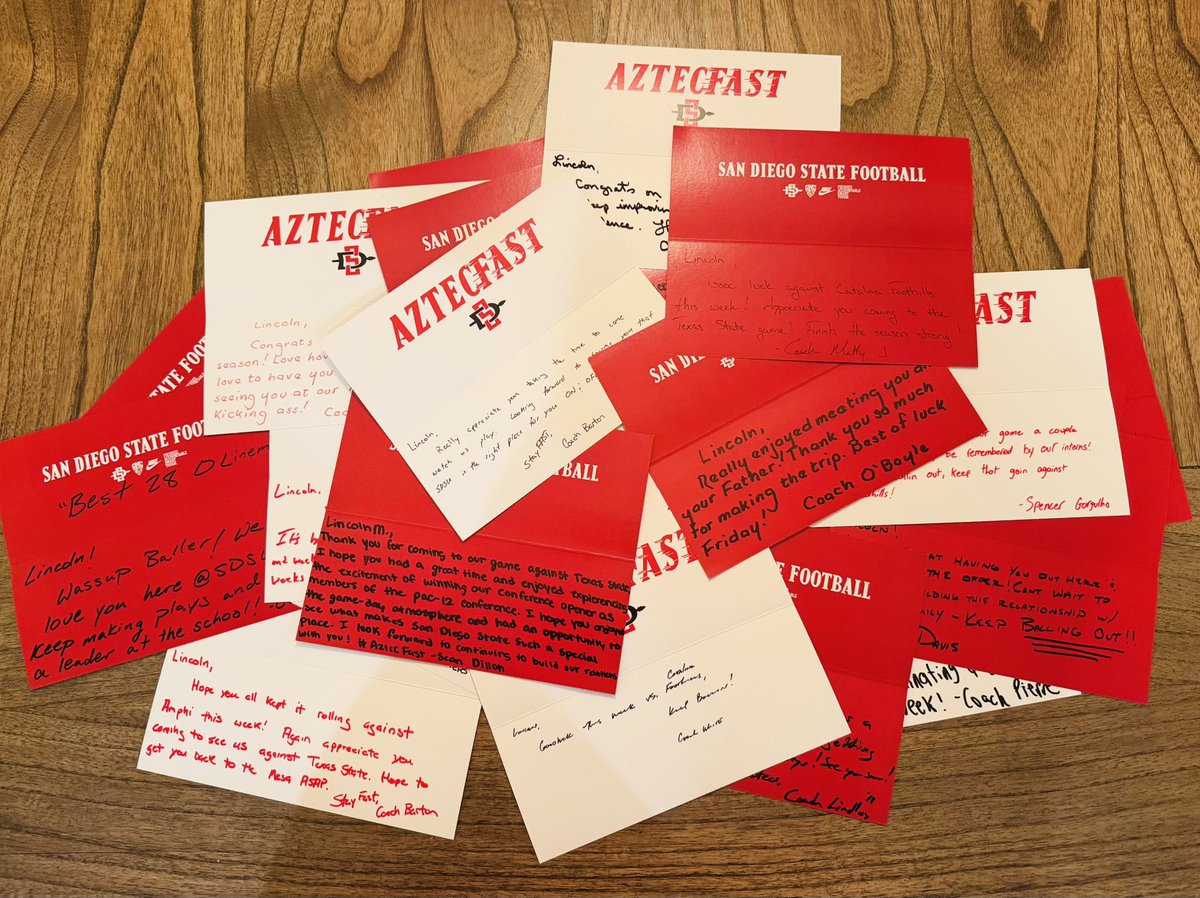 Lincoln_Maggard's tweet photo. Came home to an awesome stack of mail from the @AztecFB coaching and recruiting staff! Really appreciate everyone taking the time to write me notes. Means a lot! 🔴⚫️ #AztecFast

Thank you @TheHC_CoachLew @OB_Aztecs @CoachZacBarton @CoachMattyJ @Coach_Middleton  @cjmcgorisk @HaganDaria39025 @CoachFerrell55 @CoachRLindley @SDSU_CalebDavis @SamPopper_ @SeanDillonSDSU @CJPollard1 @SpencerSDSU @Coach_Sutt @CoachWhiteEra @CoachAJCoop @coach_kresge @SpencerSDSU @CoachSumlerSDSU @TevitaLose 
and the entire @AztecFB staff!
