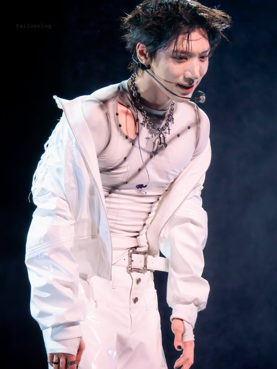 ailurolog's tweet photo. 261018 Portland  

Sweaty 🐈

#TEN #OUTWEST #tenlee #TENUSSHOWCASETOUR #TEN_USSHOWCASETOUR_PORTLAND https://t.co/gqtkVcy9uz