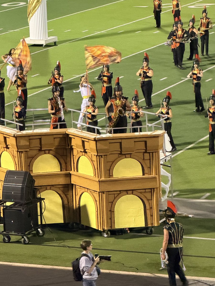 IamBranum's tweet photo. The Golden Eagle Band brought a show for
the ages! Congratulations on a "dreamy" performance! E-A-G-💜-💜-💜! @RichardsonISD #risddreamon https://t.co/PgybCXp0ip